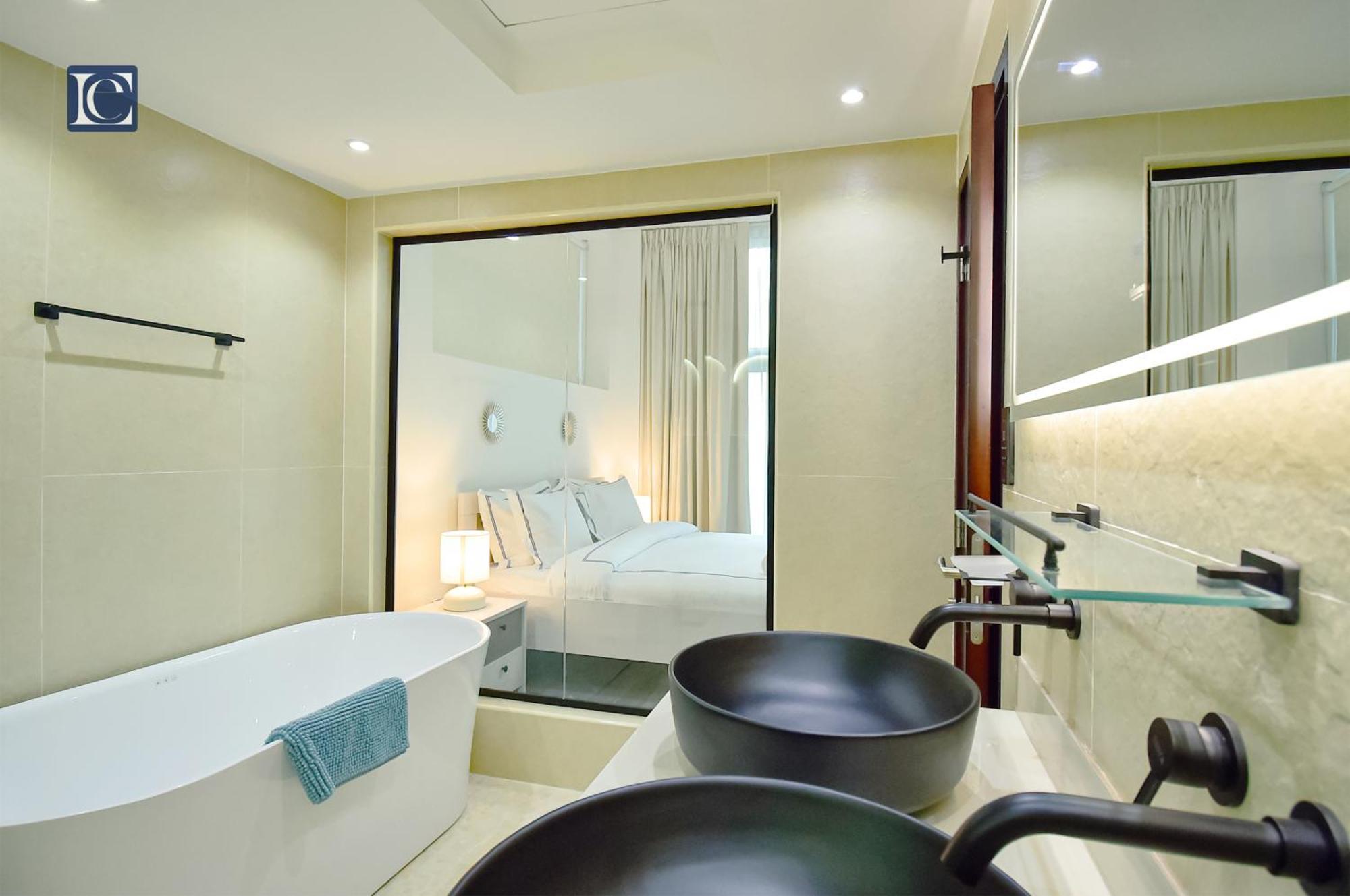 شقة Luxury Escapes - Elegant 3br With 4 Balconies In 29 Blvd *